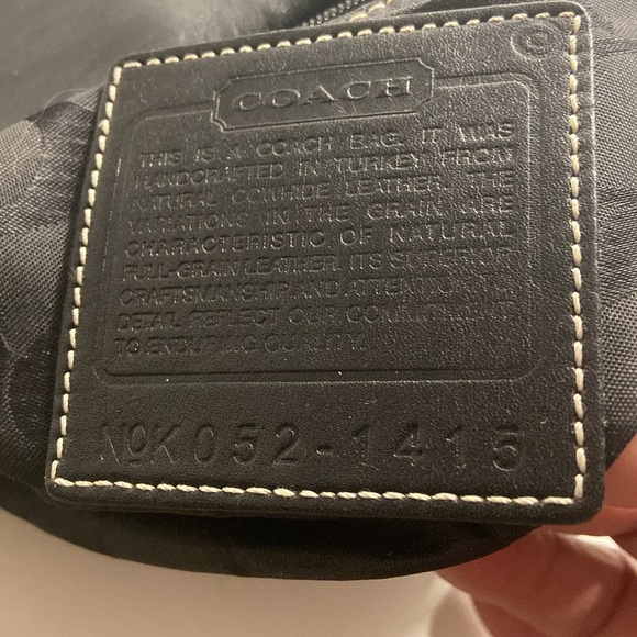 Authentic COACH  #1415 Black Natural Cowhide Leather Shoulder Bag - Circa 2004 - Picture 6 of 9